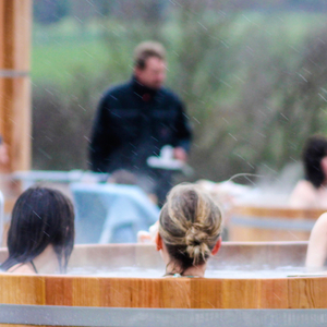 Outdoor spa at Bourn | February 2017 | Bathing under the Sky